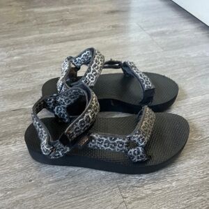 Teva Midform Universal ladies leopard sandal